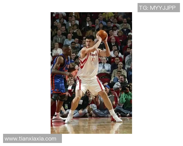 姚明退役油画展现篮球传奇与艺术交融的完美瞬间 姚明退役油画展现篮球传奇与艺术交融的完美瞬间